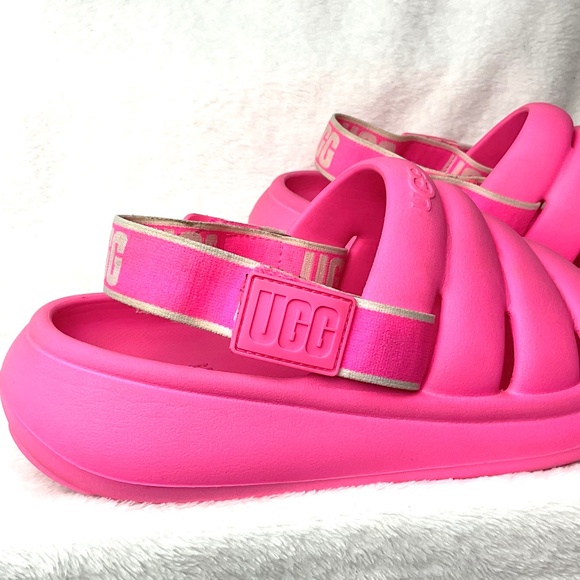 UGG Big Kids Sport Yeah Sandals Taffy Pink Size 4K - Picture 11 of 14